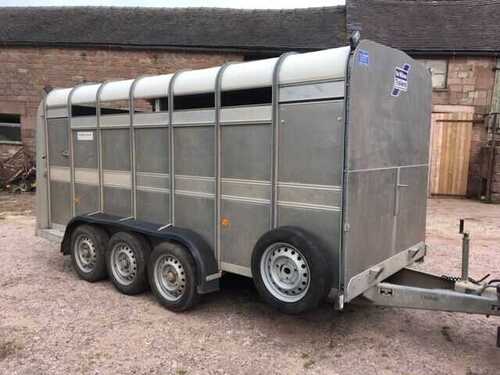 IFOR WILLIAMS TA510 14FT TRI AXLE CATTLE TRAILER WITH FIXED VENTS ...