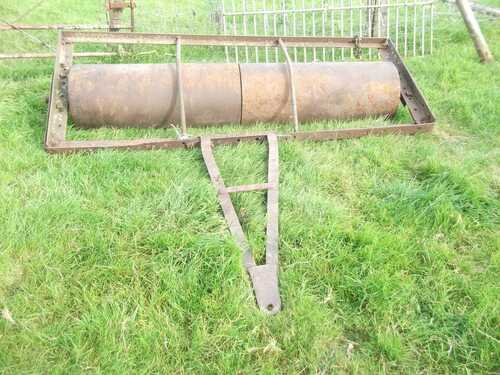 VINTAGE FIELD  ROLLER