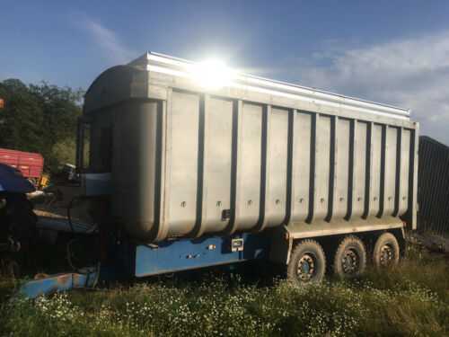 Tri Axle Bulk Silage Maize Grain Wood chip Trailer