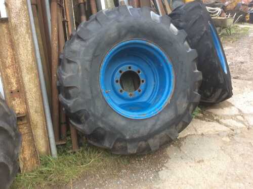 West spreader wheels and tyres 07736199303