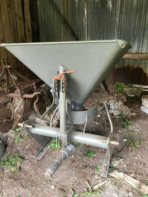 Massey / Ferguson Fertiliser Spreader / Tractor Mounted