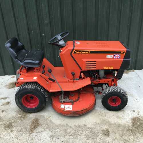 VINTAGE CLASSIC - WESTWOOD 1012 RIDE ON LAWN MOWER TRACTOR - GOOD CONDITION