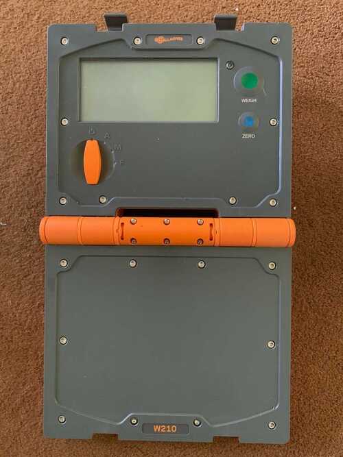 Gallagher W210 digital weigh scale and 2000kg/1000mm load bars, livestock/cattle