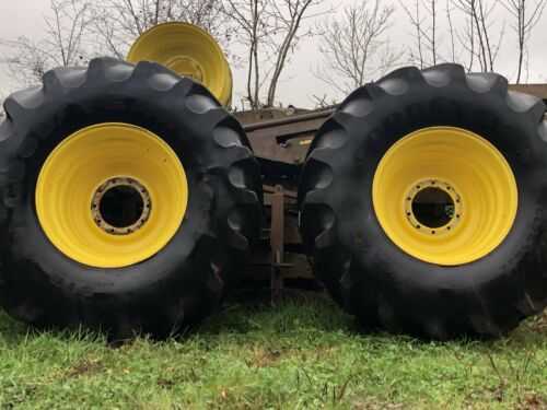 800/65 R32 Tyres On John Deere Combine or Forager Wheels