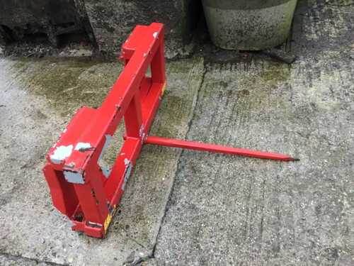 SINGLE BALE SPIKE FOR BOBCAT SKID STEER