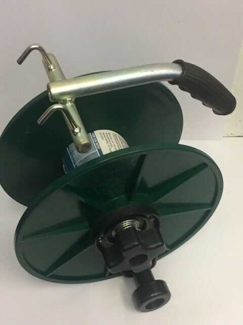 RUTLAND ELECTRIC FENCING -HAND MOUNTED SELF INSULATED REEL-19-190A BRAND NEW