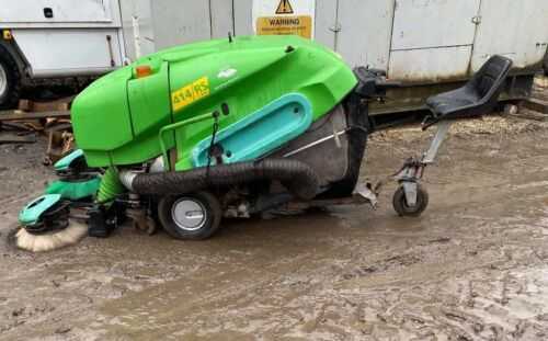 TENNANT GREEN MACHINE SWEEPER MODEL: 414 RS RIDE ON SWEEPER