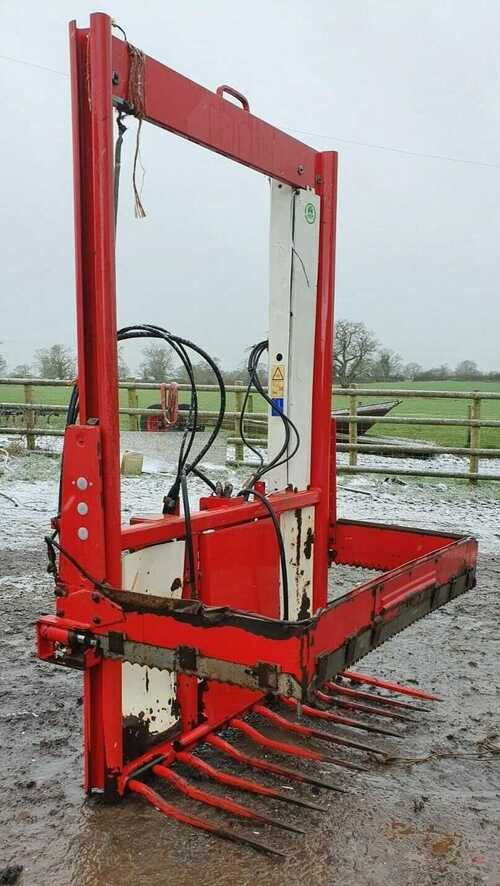 Trioliet TU-195 Hydraulic 2.85cu/m Silage Block Cutter Shear Grab with Pin andCone