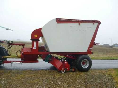 Road/paddock sweeper/suction hose/leaf collector/Tipping trailer