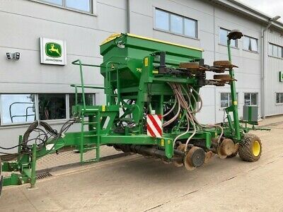 2017 John Deere 750A 4 Meter Drill Hydraulic Folding