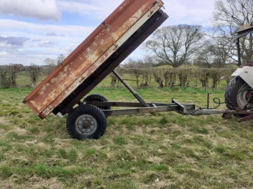 Tracktor tipping trailer