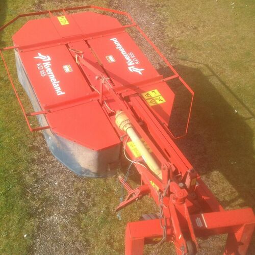 Kverneland KD165 2 drum mower. Little used and in very good condition.