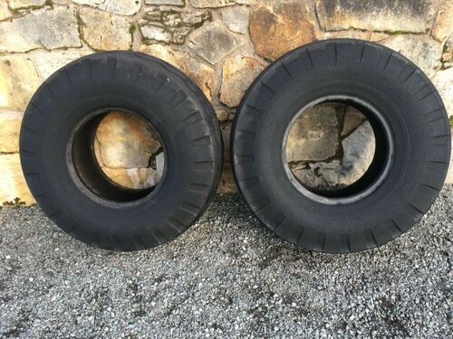 Two Avon floatation tyres 12.5/80-15 12