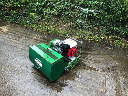 Lloyds Paladin 21  FINE CUT 10 bld MOWER, bowling green,cricket,lawn