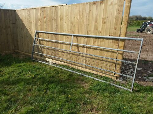 Field gate -12ft - used. CF62- will throw in 2 x posts.